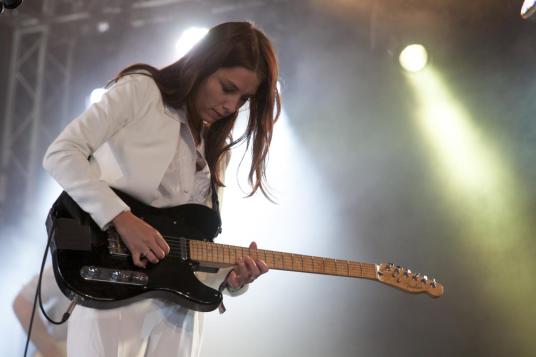 Reading-Wolf-Alice-Emma_2